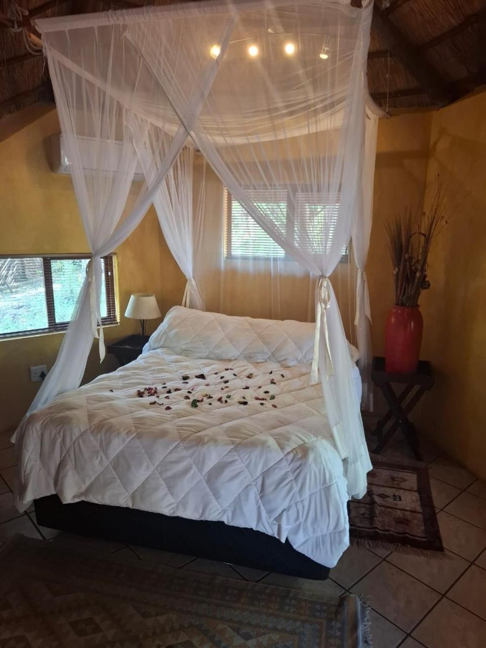 Jabula Lodge Marloth Park Buitenkant foto
